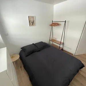  Appartement 2 Pièces Au Cœur Du Port Lympia